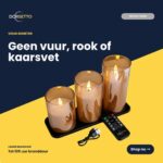 Zestaw ładowalnych świec LED DORSETTO zawiera 3 świece w kolorze złotym, zapewniające do 105 godzin światła, pilota oraz kabel USB na czarnej tacy — bezpieczna przyjemność bez ognia, dymu ani wosku.