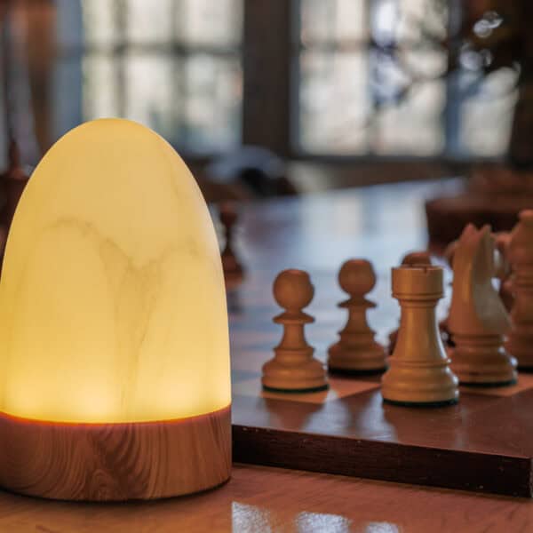 Ładowalna lampa stołowa LED