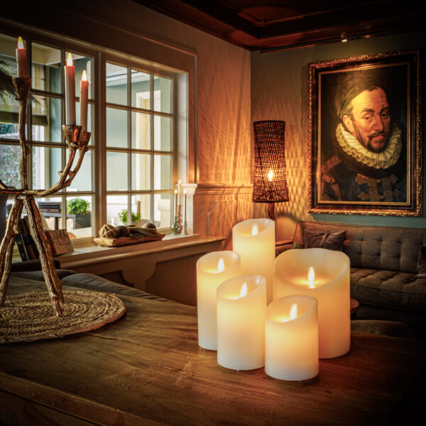 oplaadbare kaarsen led waxkaarsen op tafel met sfeer